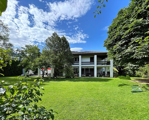 Hochwertige, exklusive Liegenschaft an top Lage mit enormen Raumangebot und 600m² Baulandreserve 6