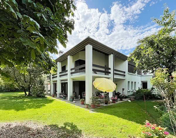 Hochwertige, exklusive Liegenschaft an top Lage mit enormen Raumangebot und 600m² Baulandreserve 8