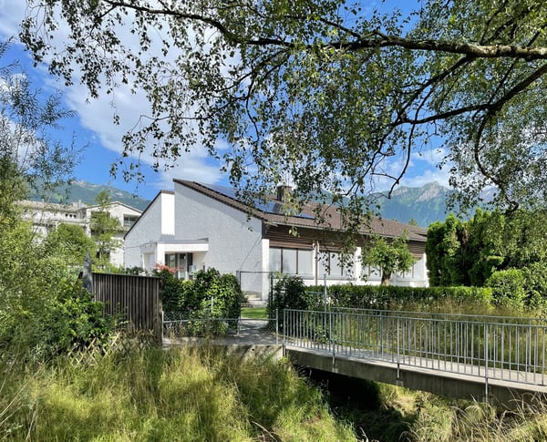 Hochwertige, exklusive Liegenschaft an top Lage mit enormen Raumangebot und 600m² Baulandreserve 7