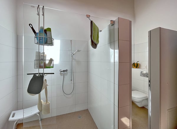 Hochwertige, exklusive Liegenschaft an top Lage mit enormen Raumangebot und 600m² Baulandreserve 11