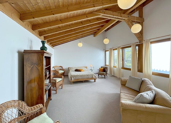 Hochwertige, exklusive Liegenschaft an top Lage mit enormen Raumangebot und 600m² Baulandreserve 9