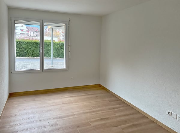 1.5 Zi- Bungalow / hoher Wohnkomfort auf 1 Etage inkl. Carport, 2-3 Parkplätze, Garten und Ausblick 9