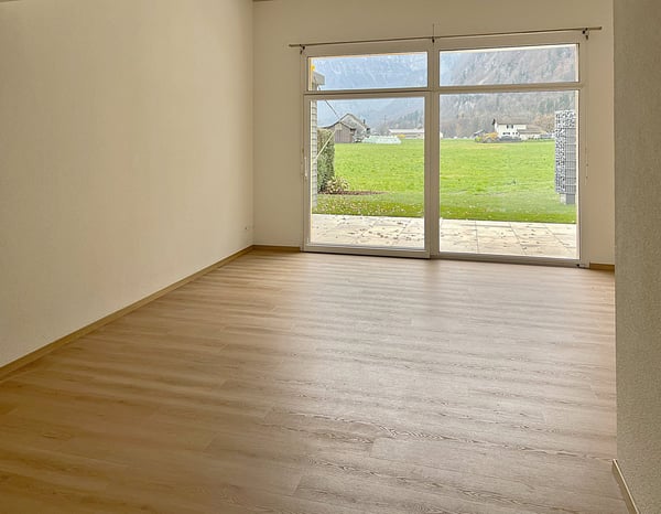 1.5 Zi- Bungalow / hoher Wohnkomfort auf 1 Etage inkl. Carport, 2-3 Parkplätze, Garten und Ausblick 8