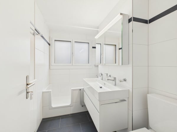 neu sanierte 1.5 Zimmer-Wohnung mit Balkon 1