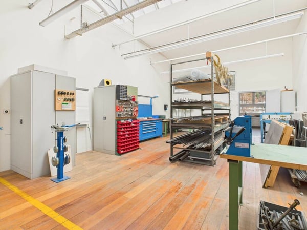 Büro-/Gewerberäume an zentraler Lage 8