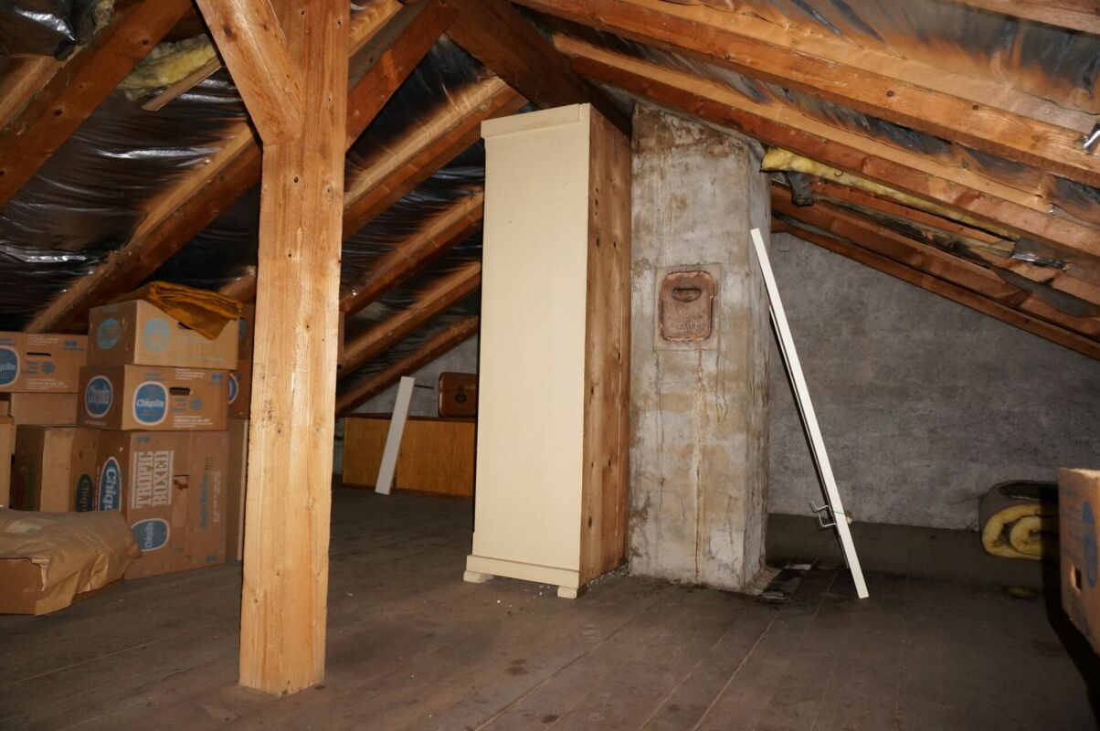 Maison unifamiliale nécessitant une rénovation avec grand jardin ou parcelle de terrain à bâtir avec objet de démolition