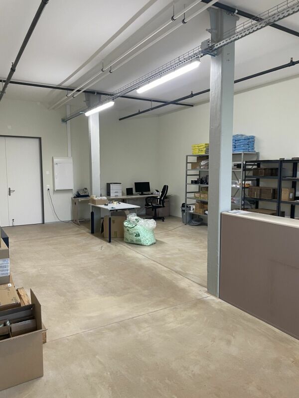 72 m2 Gewerbeflächen in modernem Gewerbehaus mit exklusivem Rohausbau