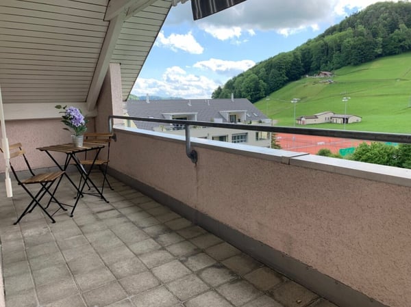 heimelige Dachwohnung mitten in Gähwil 8