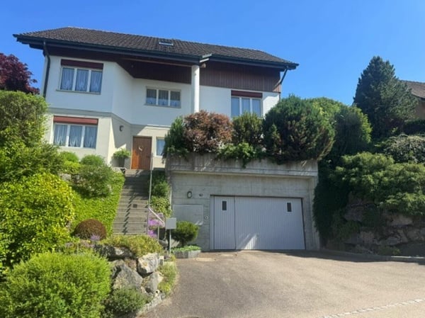 gepflegtes 6.5-Zi.-Einfamilienhaus mit Doppel-Garage und schöner Gartenanlage 3
