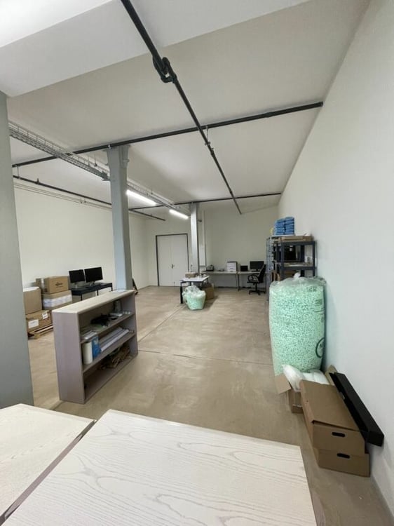 72 m2 Gewerbeflächen in modernem Gewerbehaus mit exklusivem Rohausbau 2