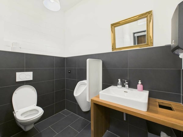 Dachgeschoss Gewerbefläche in modernem Gewerbehaus mit exklusivem Rohausbau 9
