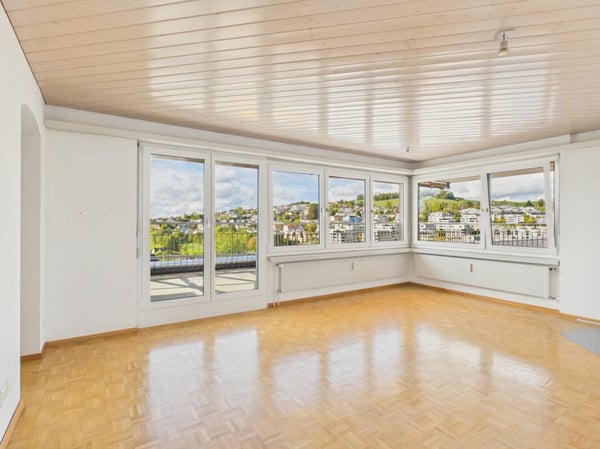 2.5-Zimmer-Attika-Wohnung mit wunderbarer Weitsicht 4