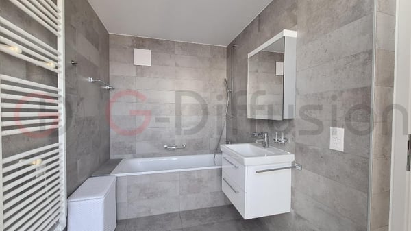 Furnished flat 1.5 room - Appartement meublé de 5.5 pièces à Lausanne 7