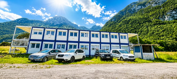 locaux commerciaux à vendre aux Evouettes 1