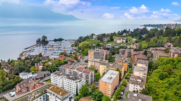 Charmant 3.5 pièces avec un balcon vue sur le lac 9