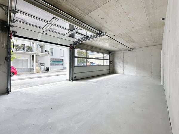 Local artisanal neuf avec atelier et bureau de plus de 90 m² 1
