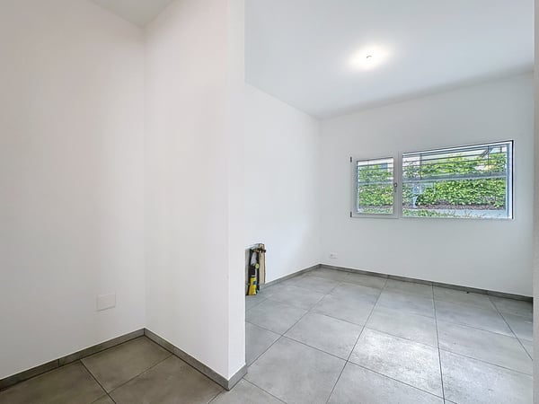 Local artisanal neuf avec atelier et bureau de plus de 90 m² 10