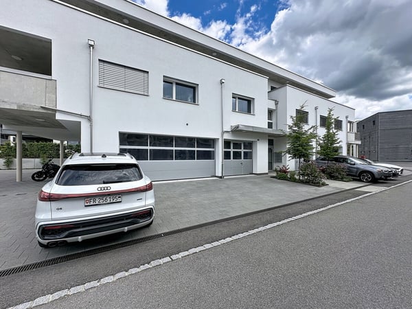 Local artisanal neuf avec atelier et bureau de plus de 90 m² 4