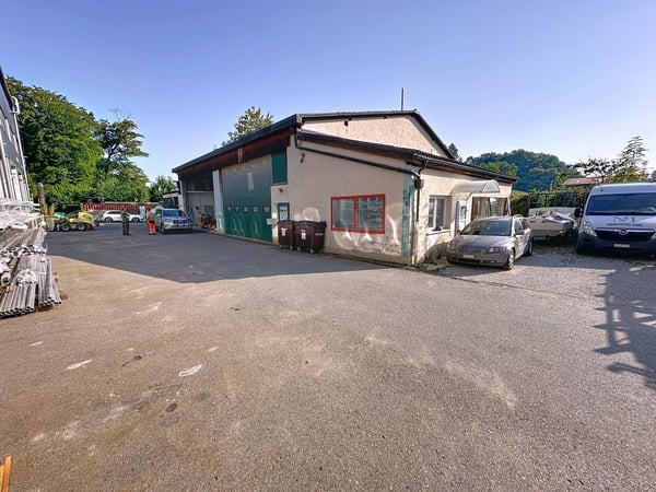 Bâtiment industriel en zone d'activités artisanales à Neyruz 5