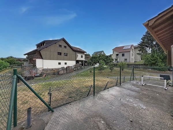 Maison à rénover avec potentiel de développement à Lentigny 6