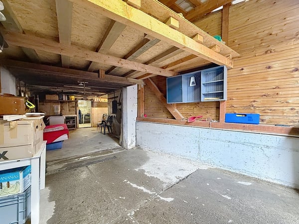 Maison à rénover avec potentiel de développement à Lentigny 8