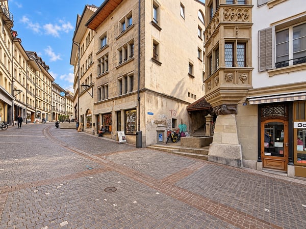 Appartement de 4.5 pièces au coeur de la Rue de Lausanne 1