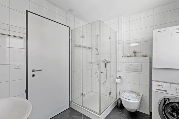 Grosszügige 7.5-Zimmer-Maisonette-Wohnung in Seenähe 6