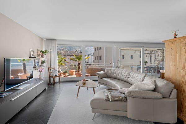 Grosszügige 7.5-Zimmer-Maisonette-Wohnung in Seenähe 2