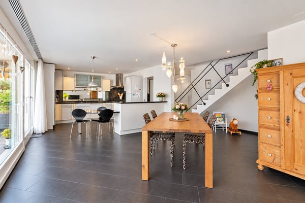 Grosszügige 6.5-Zimmer-Maisonette-Wohnung in Seenähe 3