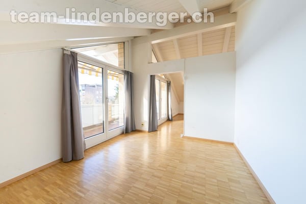 Sonnige und gemütliche 3½ Zi.-Dachwohnung im Baurecht 8