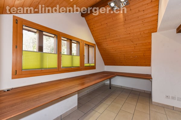 Grosszügige Dachwohnung mit Weitblick ins Grüne 7