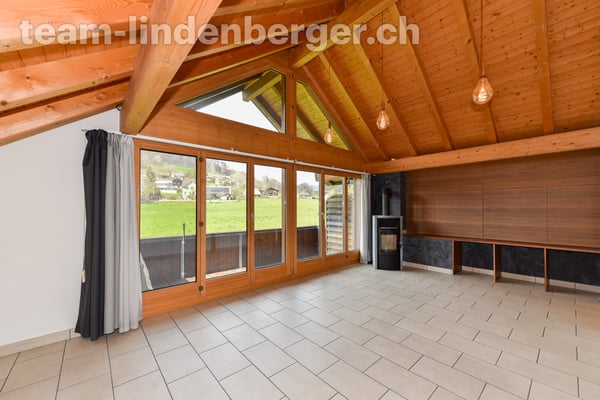 Grosszügige Dachwohnung mit Weitblick ins Grüne 8
