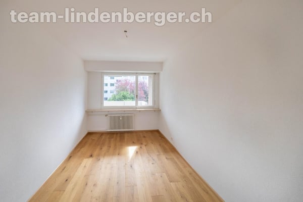 3½ Zi.-Eigentumswohnung mit Lift und Parkplatz 8