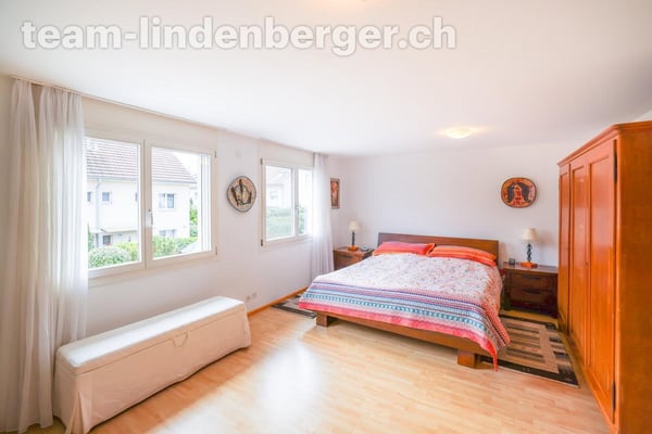 Familienglück in Aesch - Garten, Komfort und ideale Lage vereint 9