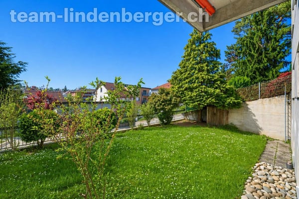 Renovierte 2½ Zi.-Gartenwohnung mit sonnigem Privatgarten 1