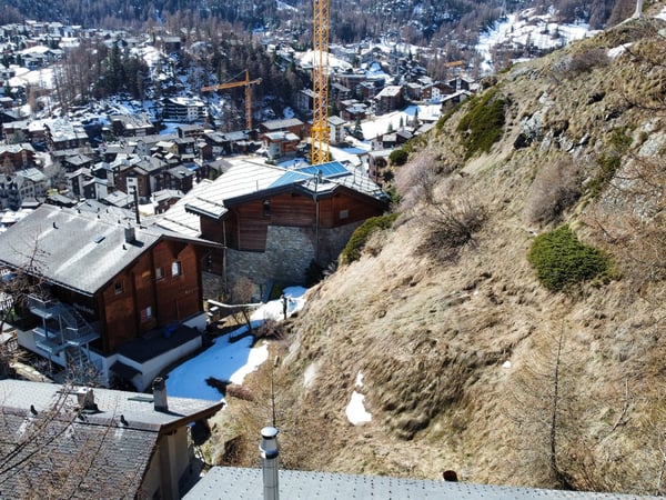 Sonnige Bauparzelle mit Bergsicht in Zermatt 6