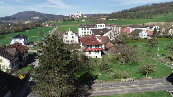 Bauland mit geschütztem Wohnhaus in Möriken AG 1