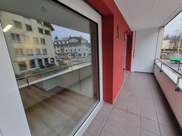 Modern renovierte 1.5-Zimmer-Wohnung direkt beim Bahnhof 9