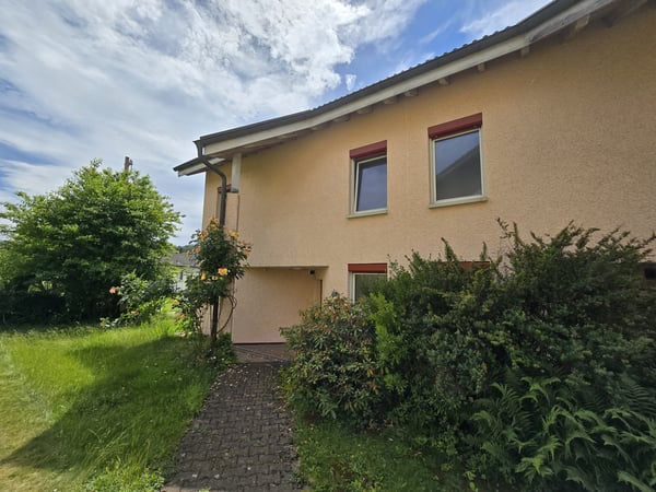5.5-Zimmer-Doppeleinfamilienhaus mit durchdachter Raumaufteilung 1