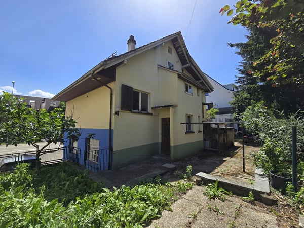 Renovationsbedürftiges Wohn- und Geschäftshaus an bester Passantenlage 8