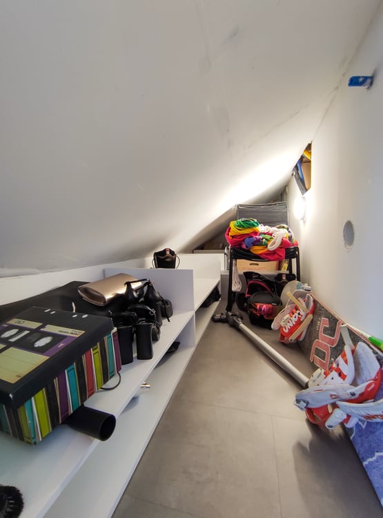 Modern sanierte 2 Zimmer Dachwohnung 10