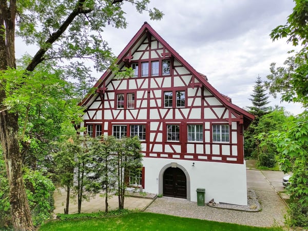 Wohnen mit Charme und Geschichte Exklusive Dachwohnung 3