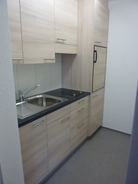 Moderne 2.5-Zimmerwohnung mit Balkon an top Lage 2