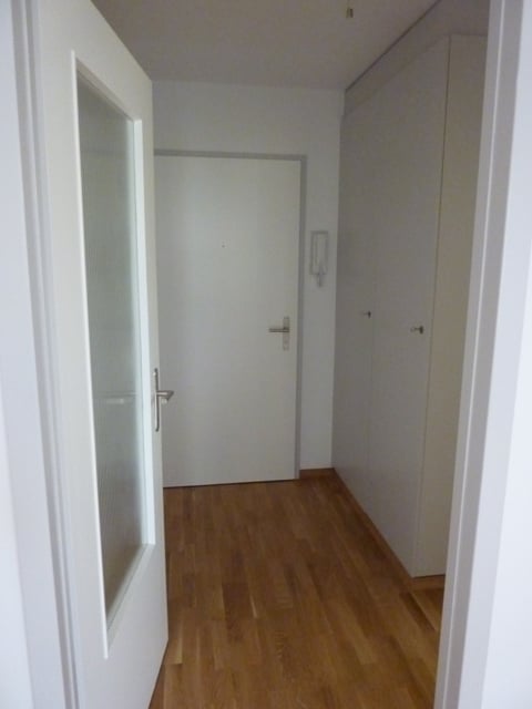 Moderne 2.5-Zimmerwohnung mit Balkon an top Lage 4