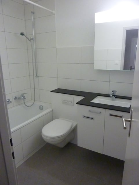 Moderne 2.5-Zimmerwohnung mit Balkon an top Lage 3