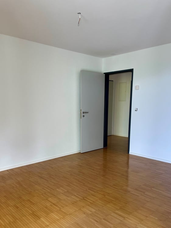 Moderne Erdgeschoss Wohnung am idyllischen Stadtrand von Winterthur 3