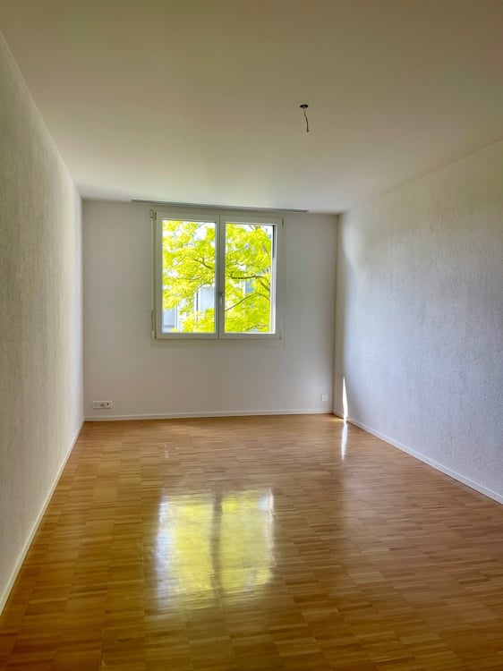 Moderne Erdgeschoss Wohnung am idyllischen Stadtrand von Winterthur 2