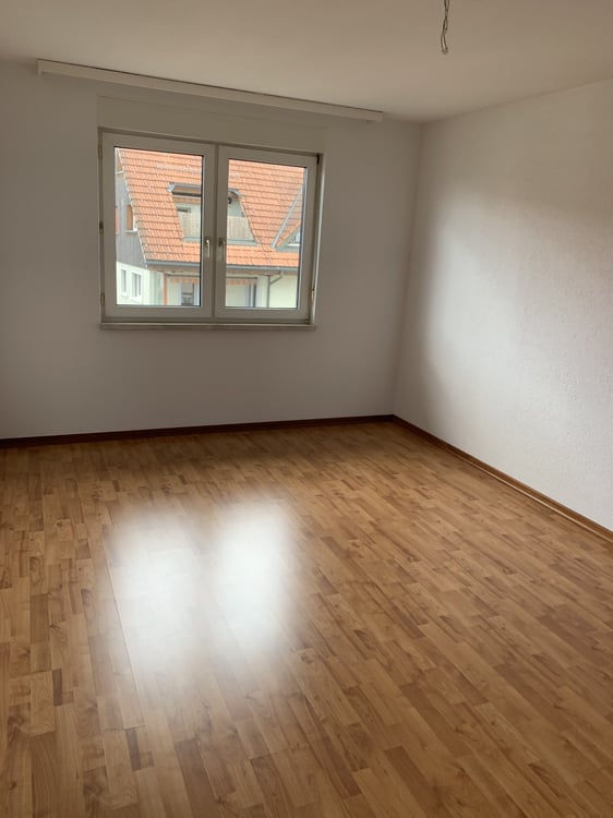 zentral gelegene 3,5 Zimmerwohnung 8