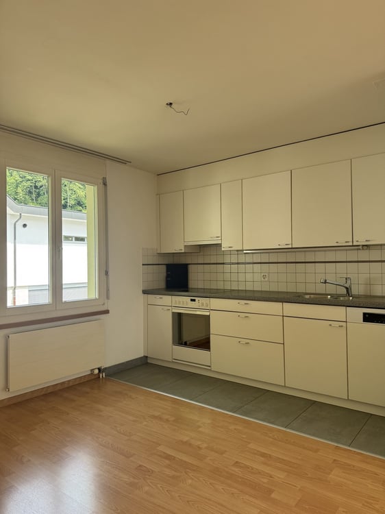 Helle 4.5-Zimmerwohnung mit grosszügigem Grundriss in Hausen am Albis 2