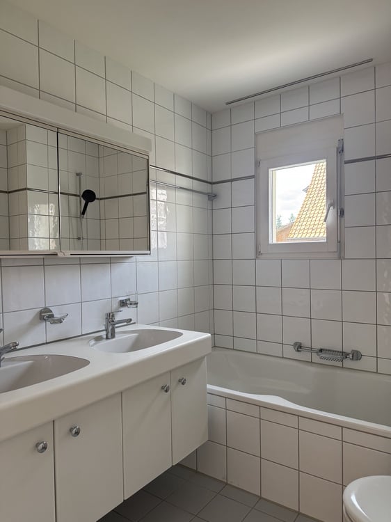 Helle 4.5-Zimmerwohnung mit grosszügigem Grundriss in Hausen am Albis 6
